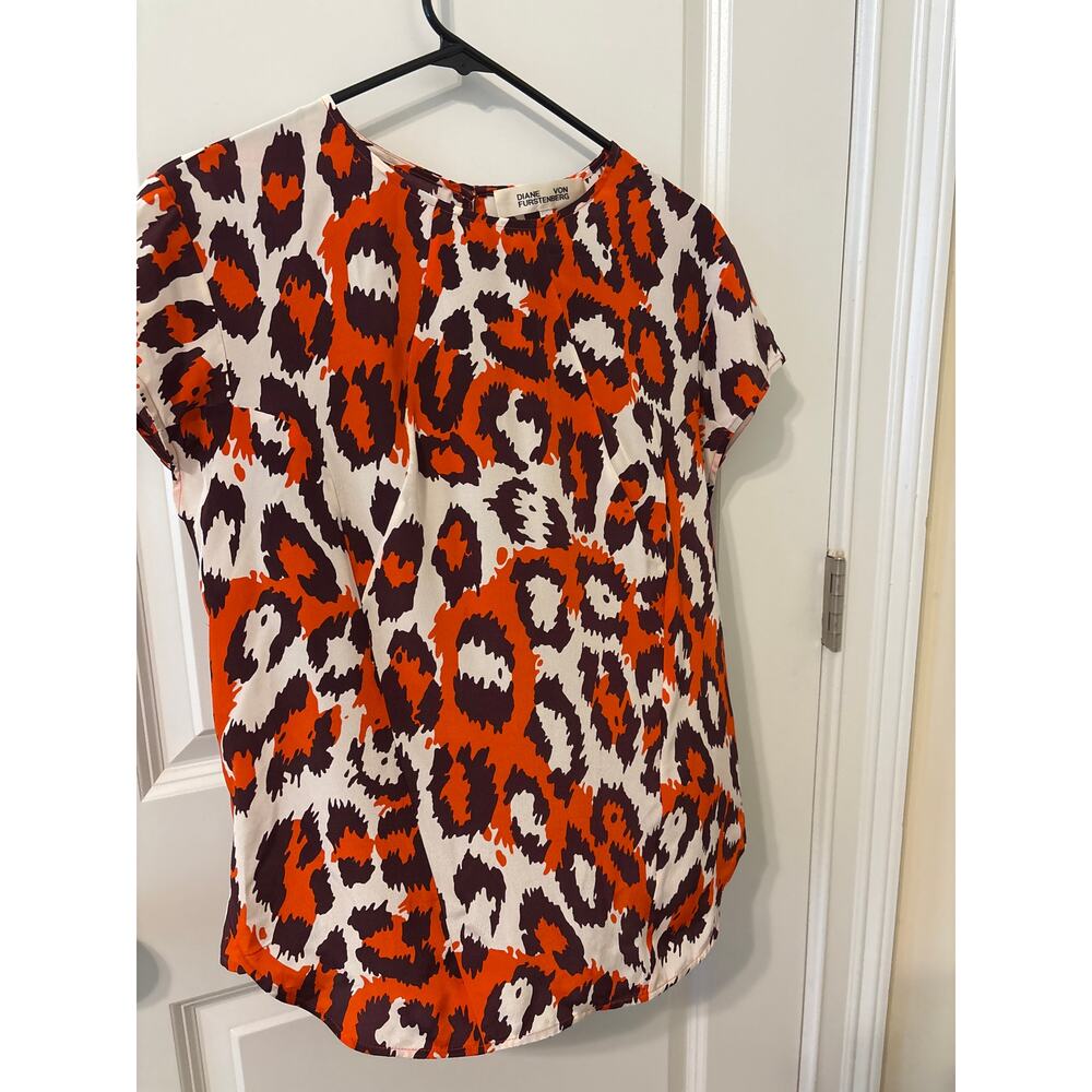 Diane Von Furstenberg animal print silk blouse Sz s EUC orange maroon